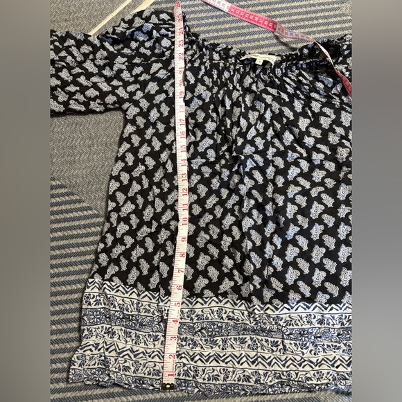 Beautiful Blue and White Flowy Long Sleeve Blouse - Picture 11 of 13